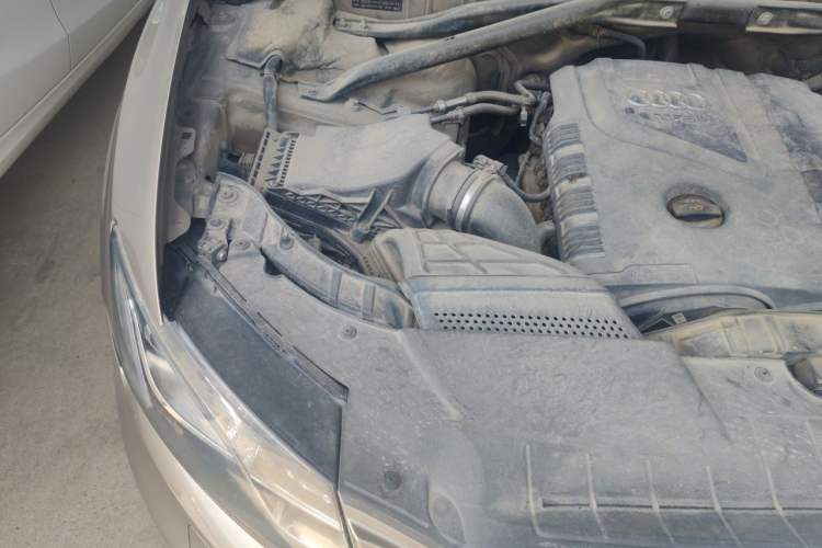 Used Audi Q5 2012 2.0TFSI Trendy Edition Engine Bay Right