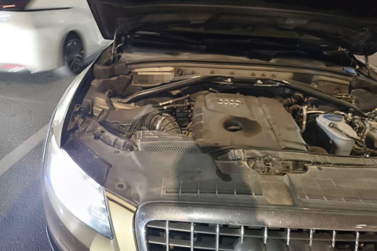 Used Audi Q5 2012 2.0TFSI Luxury Edition Engine Bay Right