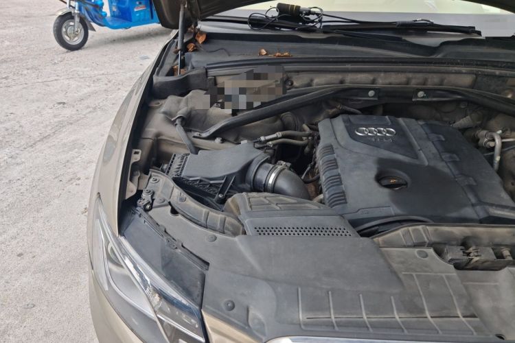 Used Audi Q5 2012 2.0TFSI Technology Model Engine Bay Right