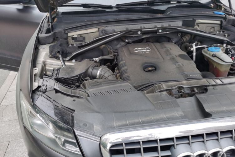 Used Audi Q5 2012 2.0TFSI Dynamic Edition Engine Bay Right