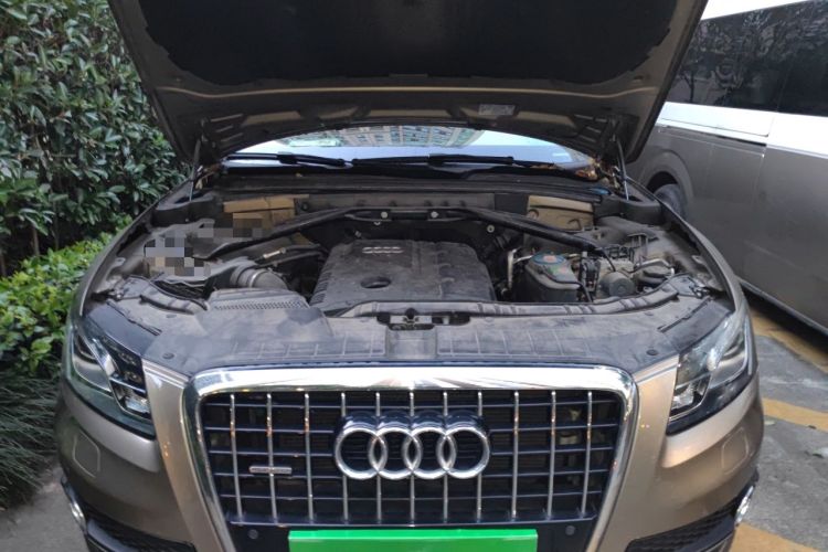 Used Audi Q5 2012 2.0TFSI Comfort Version Engine Bay