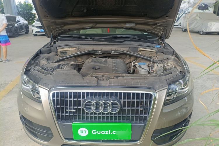 Used Audi Q5 2012 2.0TFSI Technology Model Engine Bay