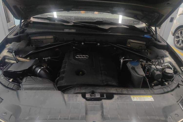 Used Audi Q5 2012 2.0TFSI Technology Model Engine Bay