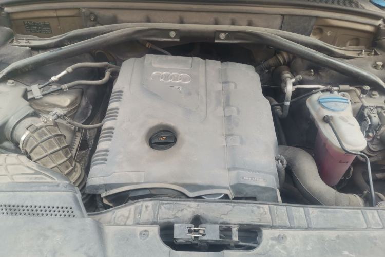 Used Audi Q5 2012 2.0TFSI Trendy Edition Engine Bay