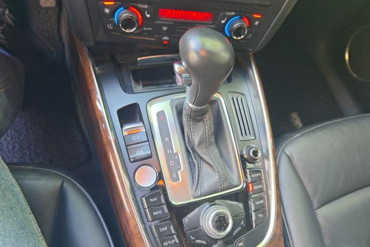 Used Audi Q5 2012 2.0TFSI Comfort Version Gear Lever