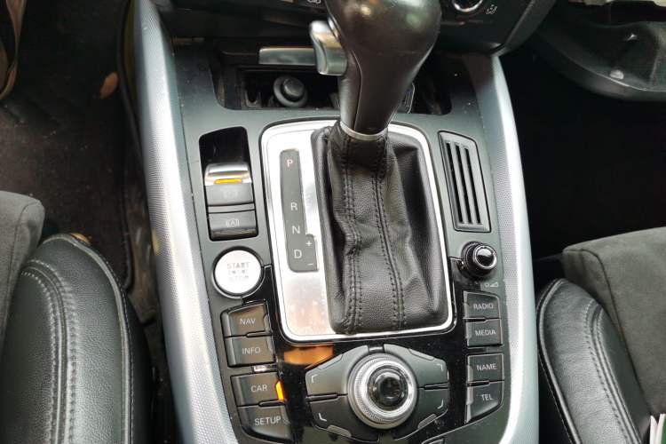 Used Audi Q5 2012 2.0TFSI Dynamic Edition Gear Lever