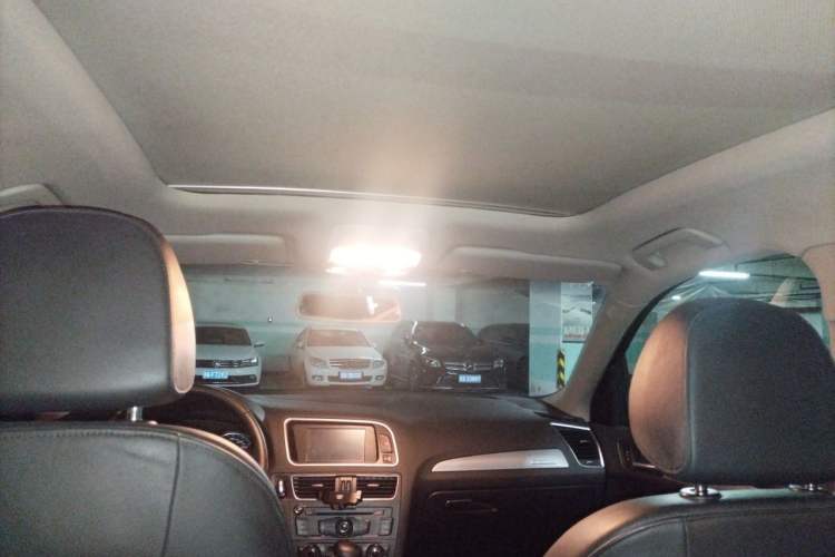 Used Audi Q5 2012 2.0TFSI Technology Model Headliner