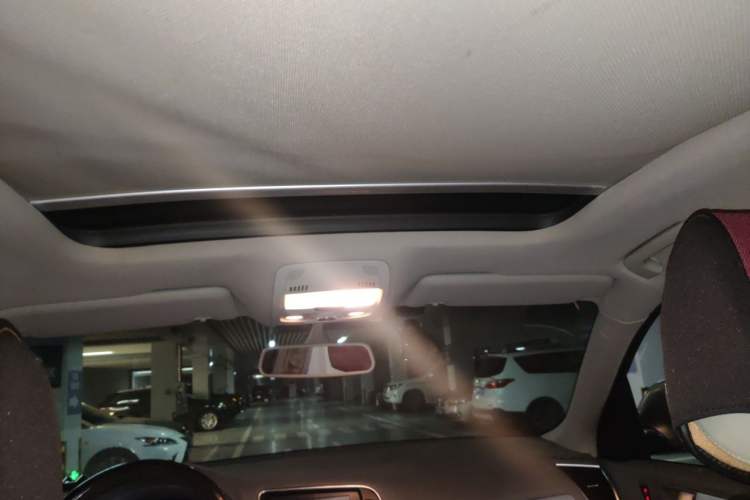 Used Audi Q5 2012 2.0TFSI Comfort Version Headliner