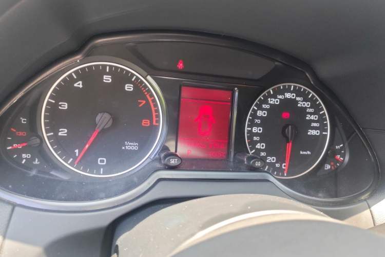 Used Audi Q5 2012 2.0TFSI Trendy Edition Instrument Cluster