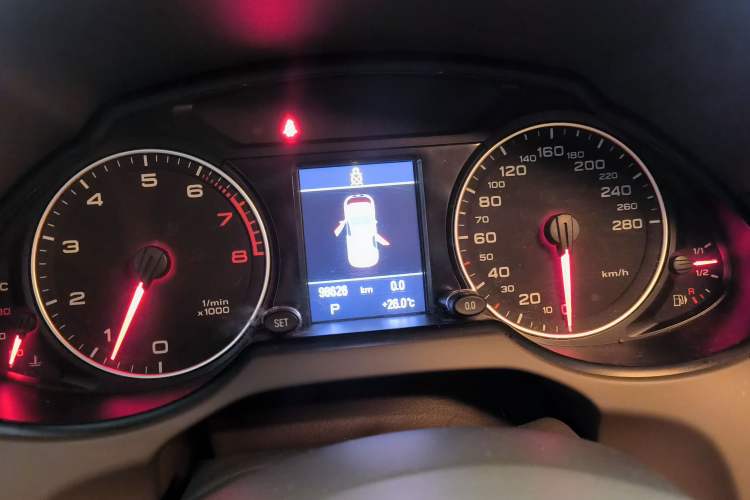 Used Audi Q5 2012 2.0TFSI Comfort Version Instrument Cluster
