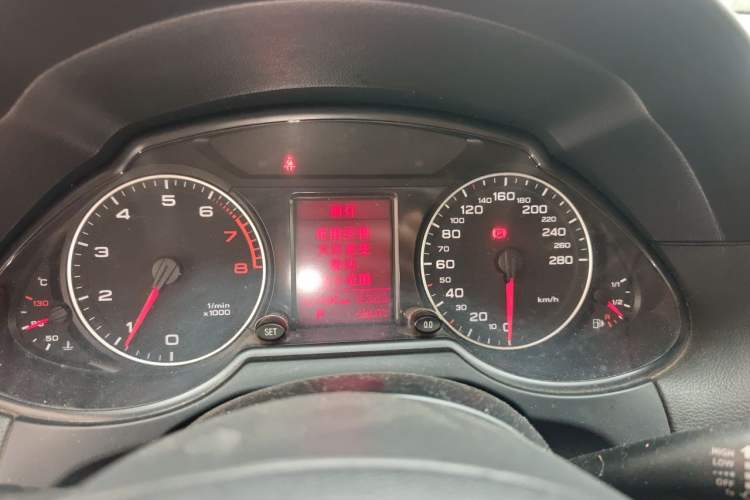 Used Audi Q5 2012 2.0TFSI Trendy Edition Instrument Cluster