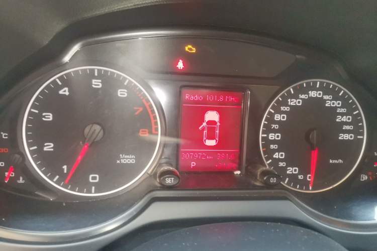 Used Audi Q5 2012 2.0TFSI Trendy Edition Instrument Cluster