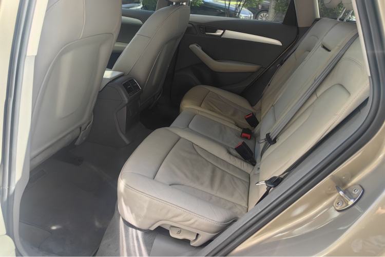 Used Audi Q5 2012 2.0TFSI Technology Model Interior 2