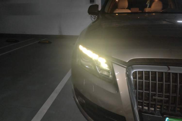 Used Audi Q5 2012 2.0TFSI Technology Model Right Front Headlight