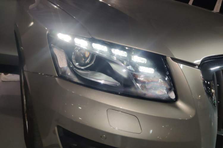 Used Audi Q5 2012 2.0TFSI Comfort Version Right Front Headlight