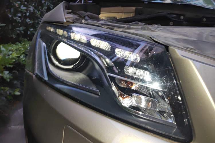 Used Audi Q5 2012 2.0TFSI Comfort Version Right Front Headlight