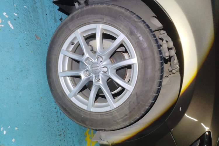Used Audi Q5 2012 2.0TFSI Comfort Version Right Front Wheel Hub