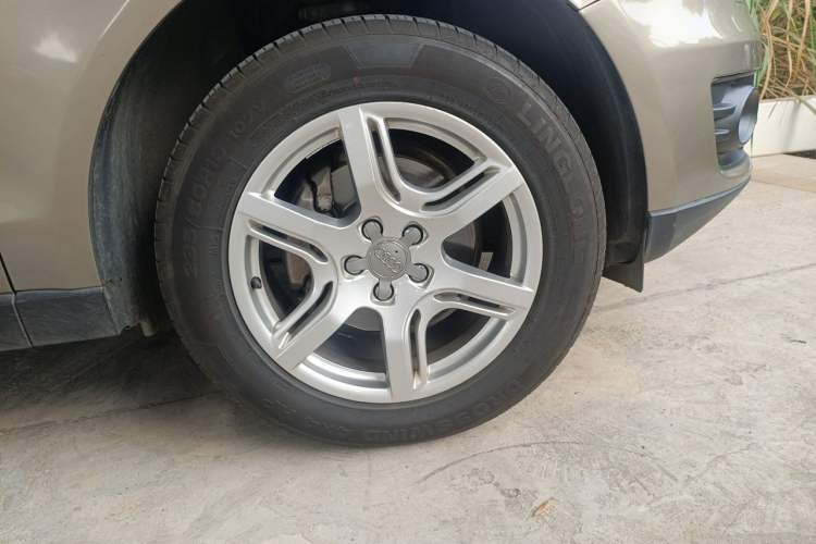 Used Audi Q5 2012 2.0TFSI Technology Model Right Front Wheel Hub