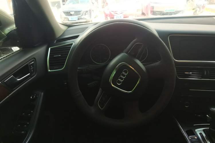 Used Audi Q5 2012 2.0TFSI Comfort Version Steering Wheel