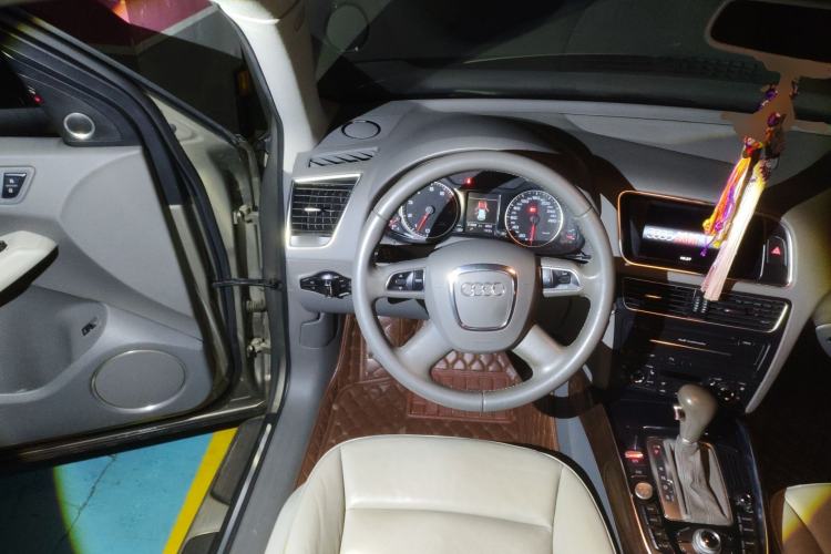 Used Audi Q5 2012 2.0TFSI Comfort Version Steering Wheel