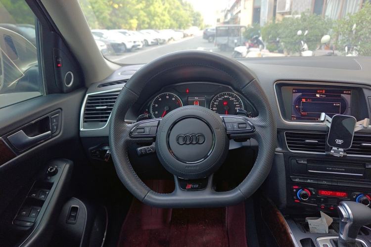 Used Audi Q5 2012 2.0TFSI Comfort Version Steering Wheel