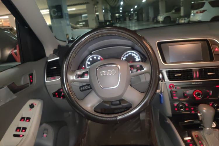 Used Audi Q5 2012 2.0TFSI Comfort Version Steering Wheel