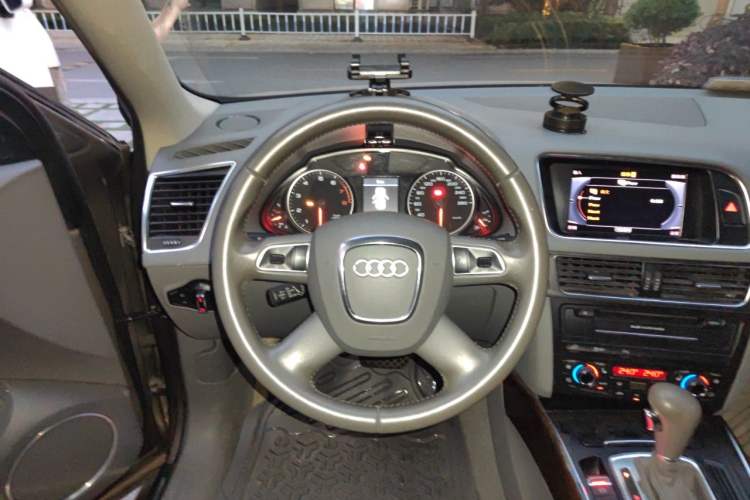 Used Audi Q5 2012 2.0TFSI Comfort Version Steering Wheel