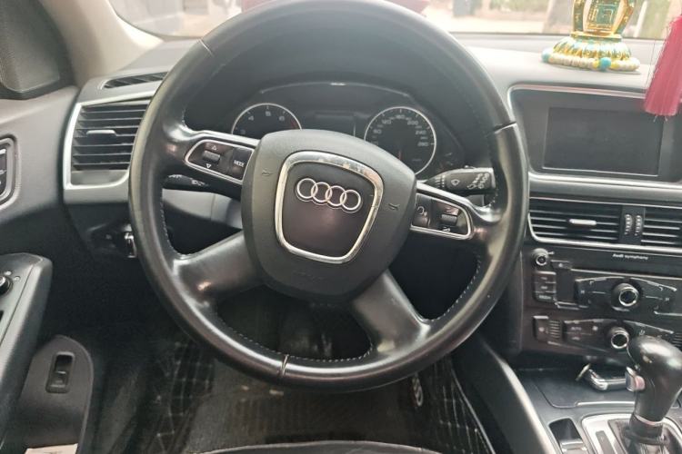 Used Audi Q5 2012 2.0TFSI Trendy Edition Steering Wheel
