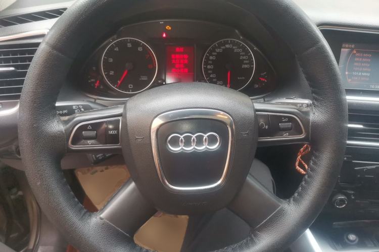 Used Audi Q5 2012 2.0TFSI Trendy Edition Steering Wheel