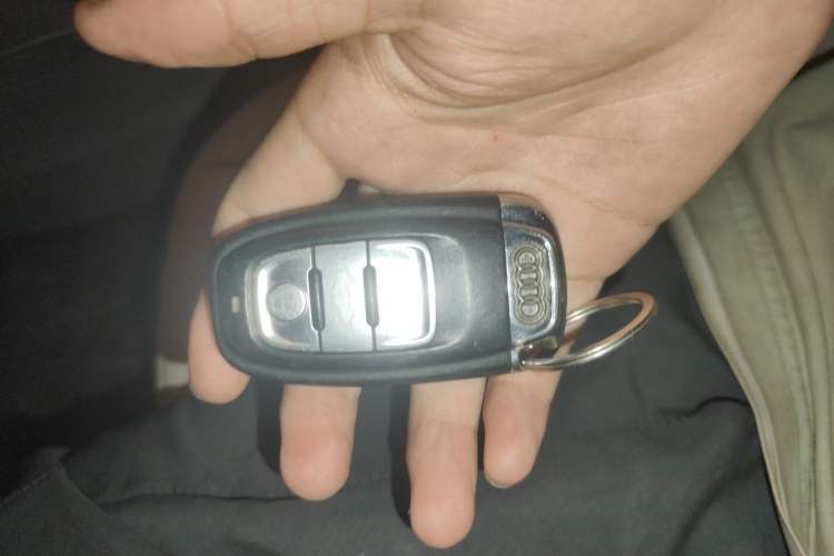 Used Audi Q5 2012 2.0TFSI Technology Model Vehicle Key