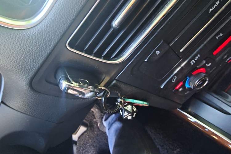 Used Audi Q5 2012 2.0TFSI Comfort Version Vehicle Key