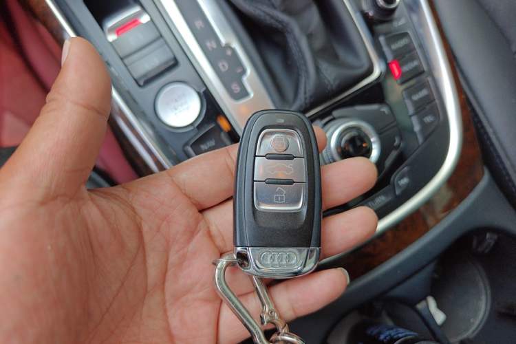Used Audi Q5 2012 2.0TFSI Comfort Version Vehicle Key