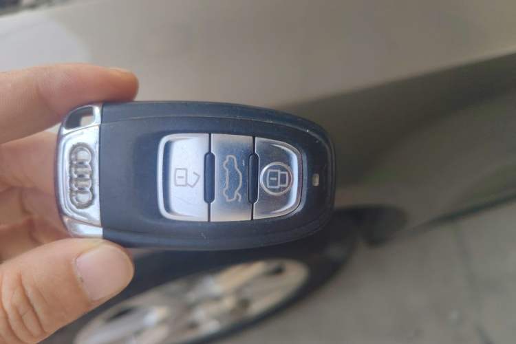 Used Audi Q5 2012 2.0TFSI Trendy Edition Vehicle Key