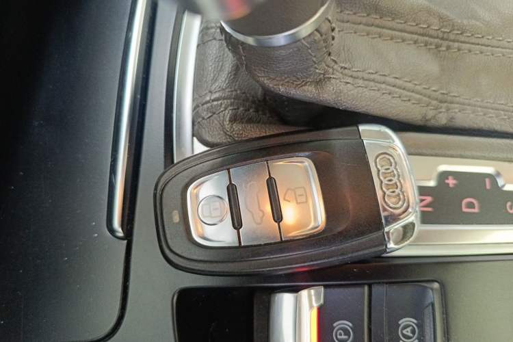 Used Audi Q5 2012 2.0TFSI Technology Model Vehicle Key