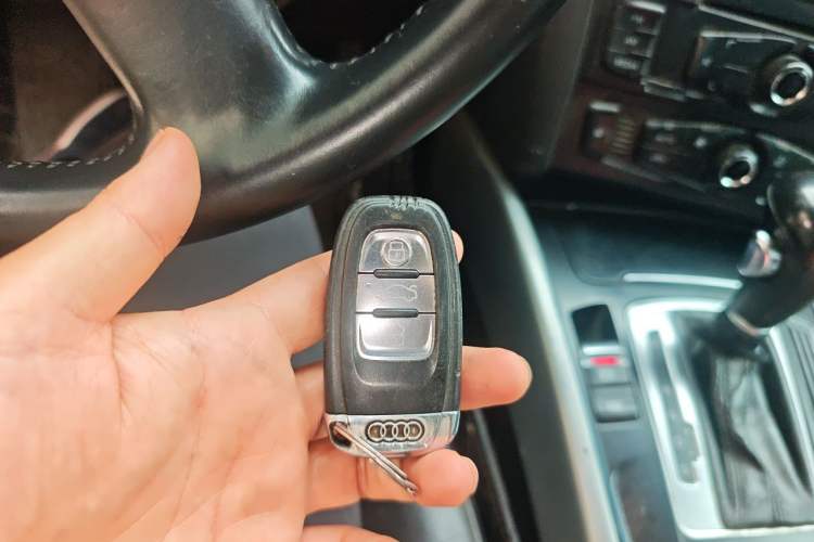 Used Audi Q5 2012 2.0TFSI Trendy Edition Vehicle Key