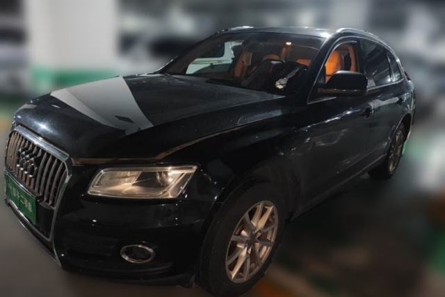 Ojetý Audi Q5 2013 40 TFSI Ambition