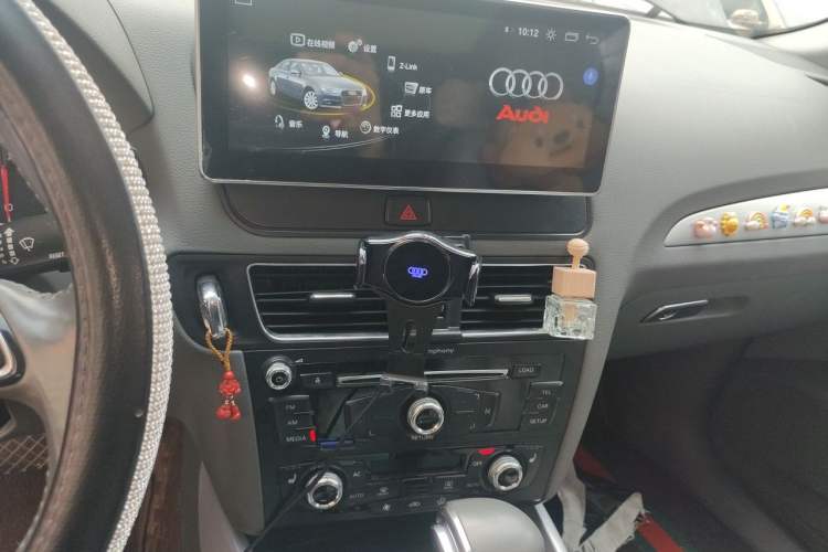 Used Audi Q5 2013 40 TFSI Technology Edition Audio And AC Panel
