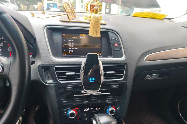Used Audi Q5 2013 40 TFSI Comfort Edition Audio And AC Panel