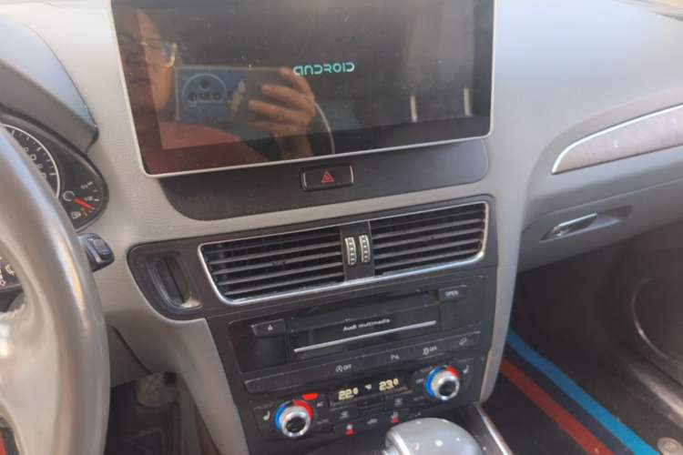 Used Audi Q5 2013 40 TFSI Comfort Edition Audio And AC Panel