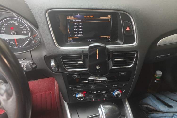 Used Audi Q5 2013 45 TFSI quattro Sport Edition Audio And AC Panel