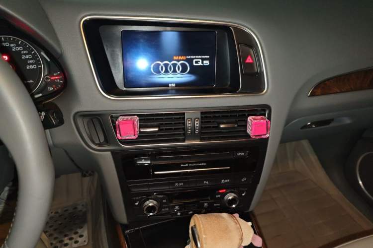 Used Audi Q5 2013 40 TFSI Comfort Edition Audio And AC Panel