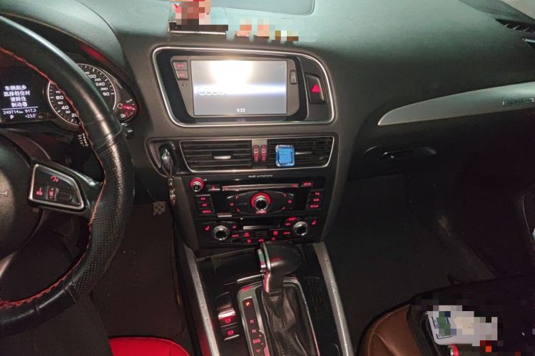 Used Audi Q5 2013 40 TFSI Technology Edition Audio And AC Panel