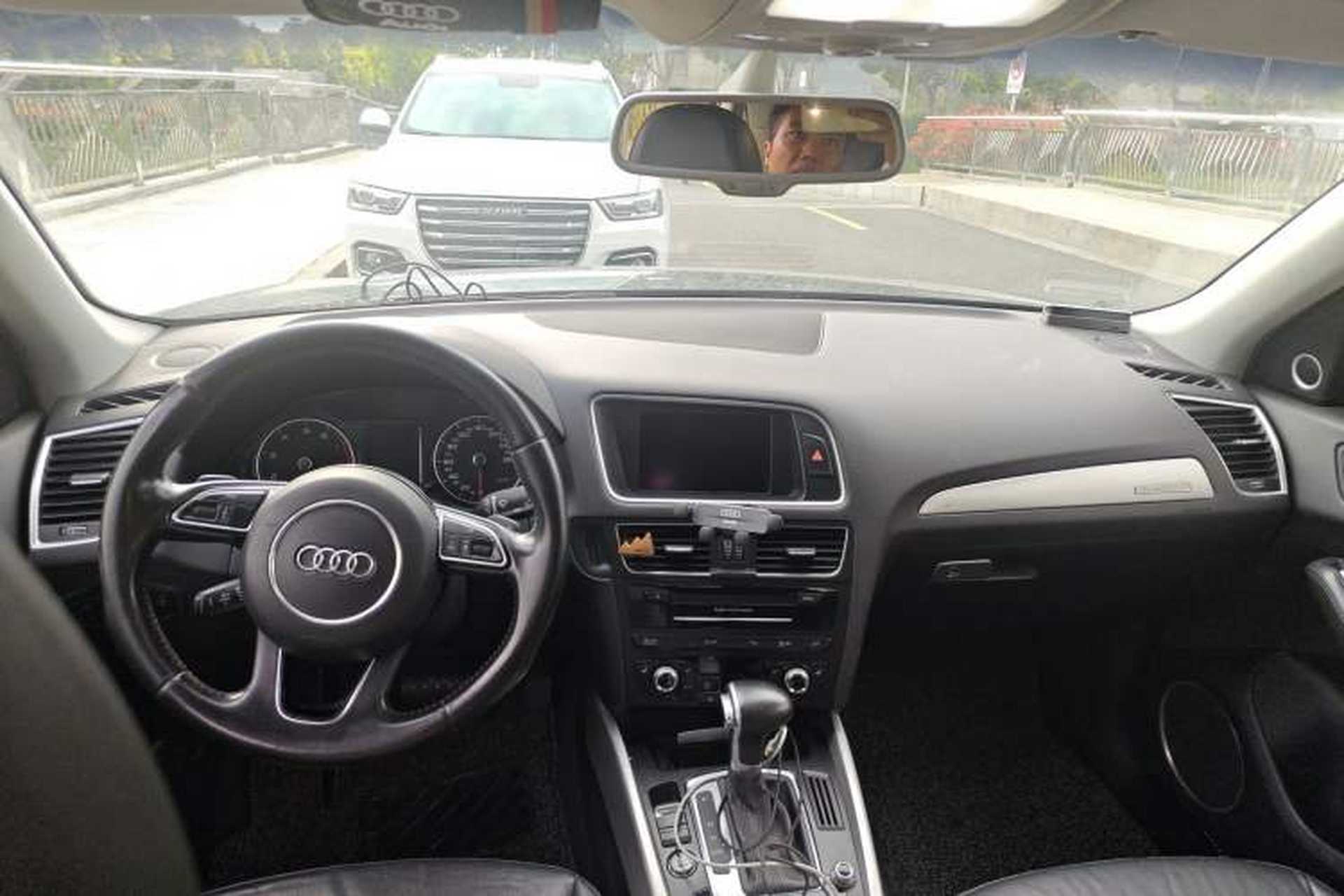 Used Audi Q5 2013 45 TFSI quattro Sport Edition Center Console