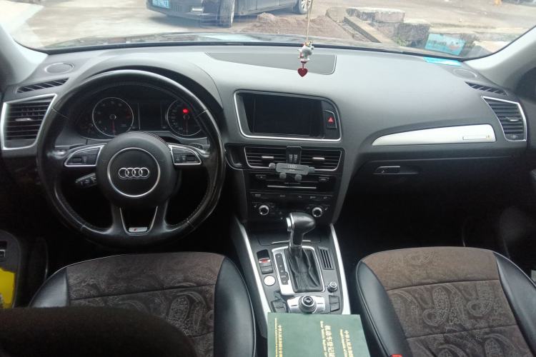 Used Audi Q5 2013 45 TFSI quattro Sport Edition Center Console