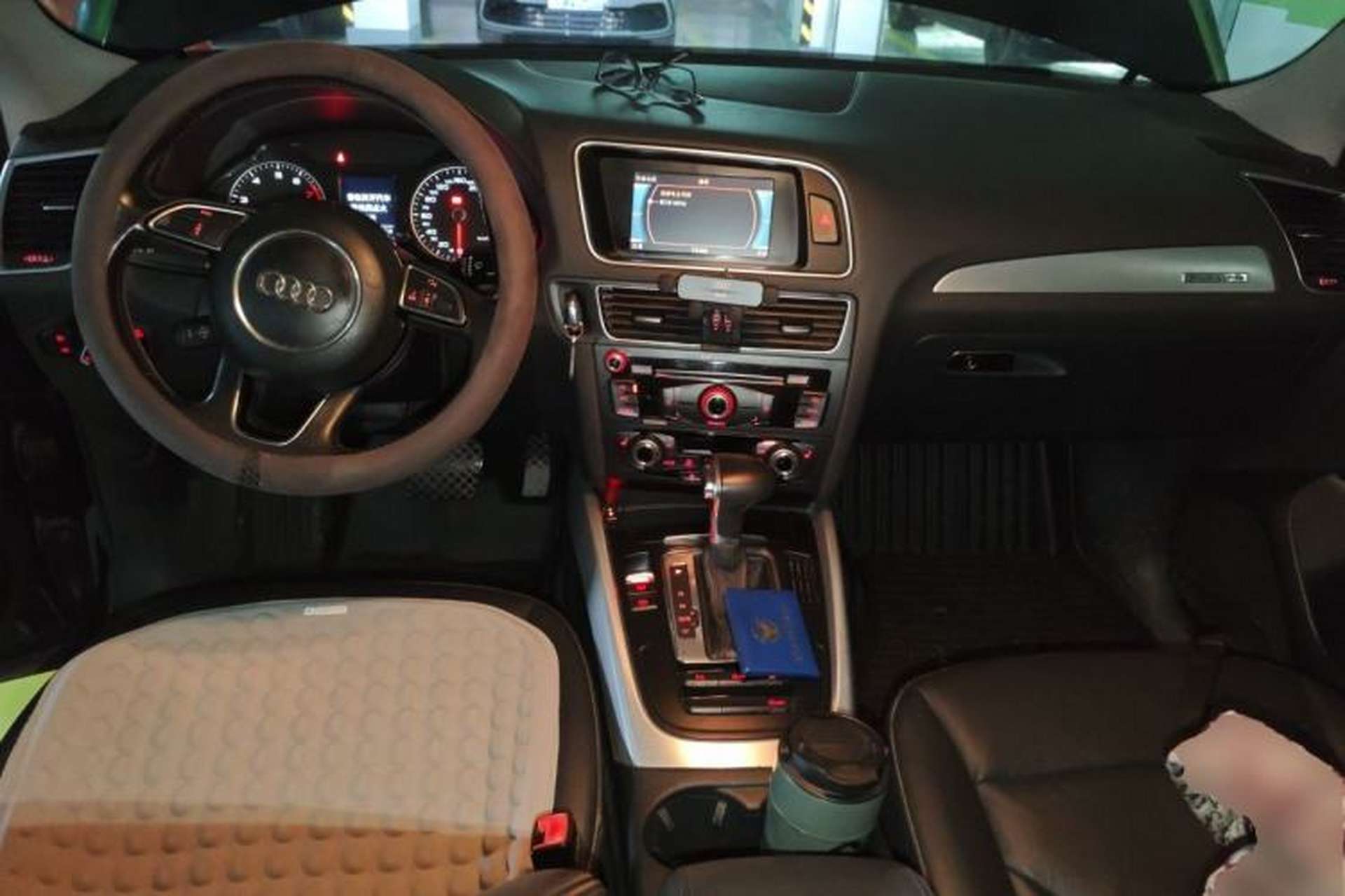 Used Audi Q5 2013 40 TFSI Technology Edition Center Console