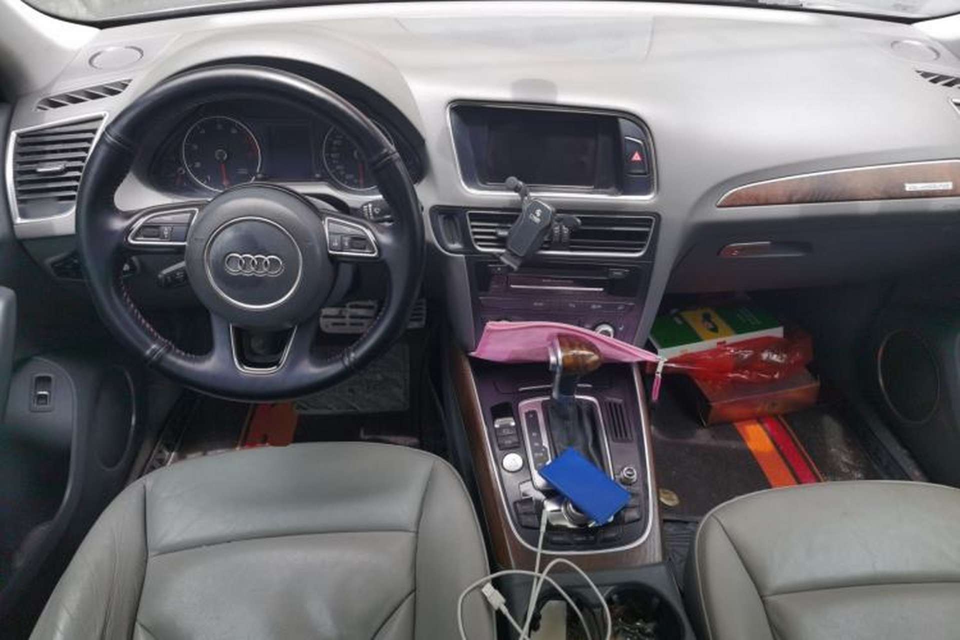 Used Audi Q5 2013 40 TFSI Comfort Edition Center Console