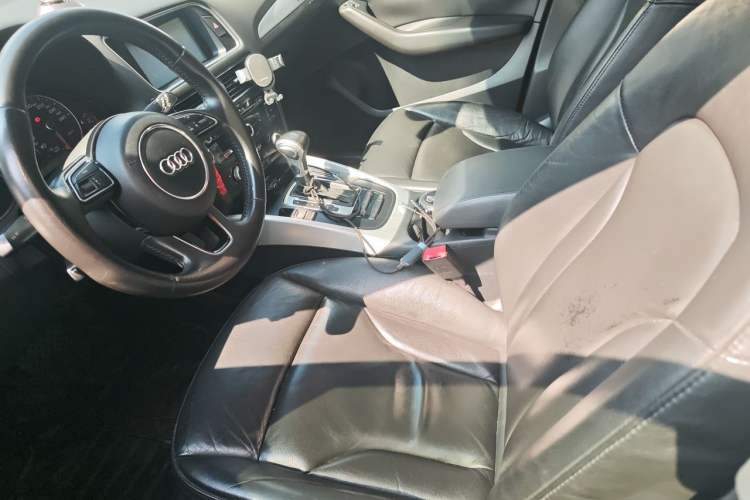 Used Audi Q5 2013 40 TFSI Technology Edition Driver Seat