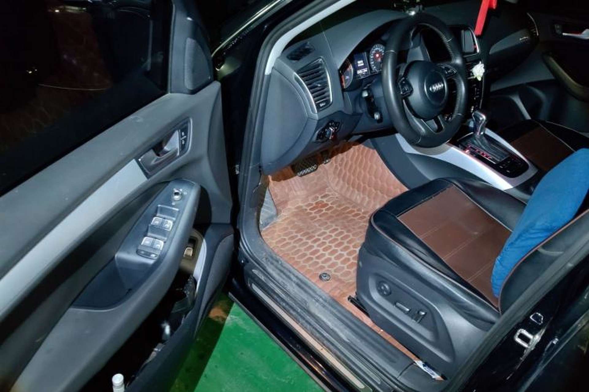 Used Audi Q5 2013 40 TFSI Technology Edition Driver Seat