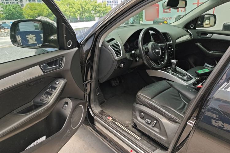 Used Audi Q5 2013 45 TFSI quattro Sport Edition Driver Seat
