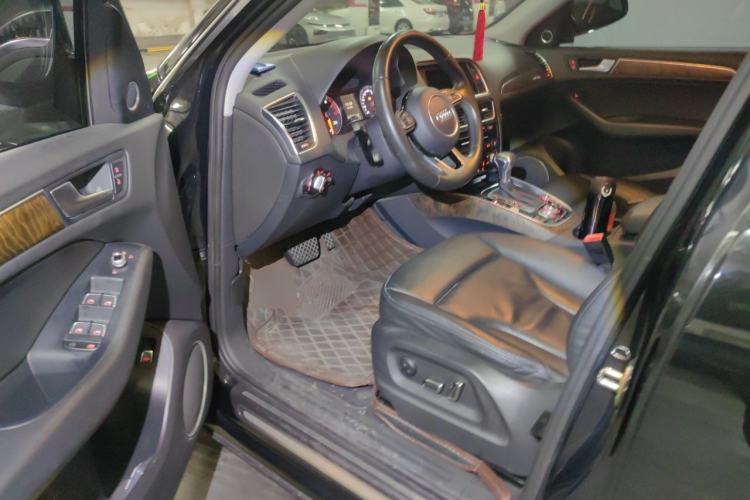 Used Audi Q5 2013 40 TFSI Comfort Edition Driver Seat